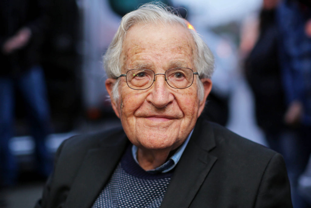 « WAR in Ukraine is « AN INSANE EXPERIMENT » by the USA! » – Noam Chomsky.